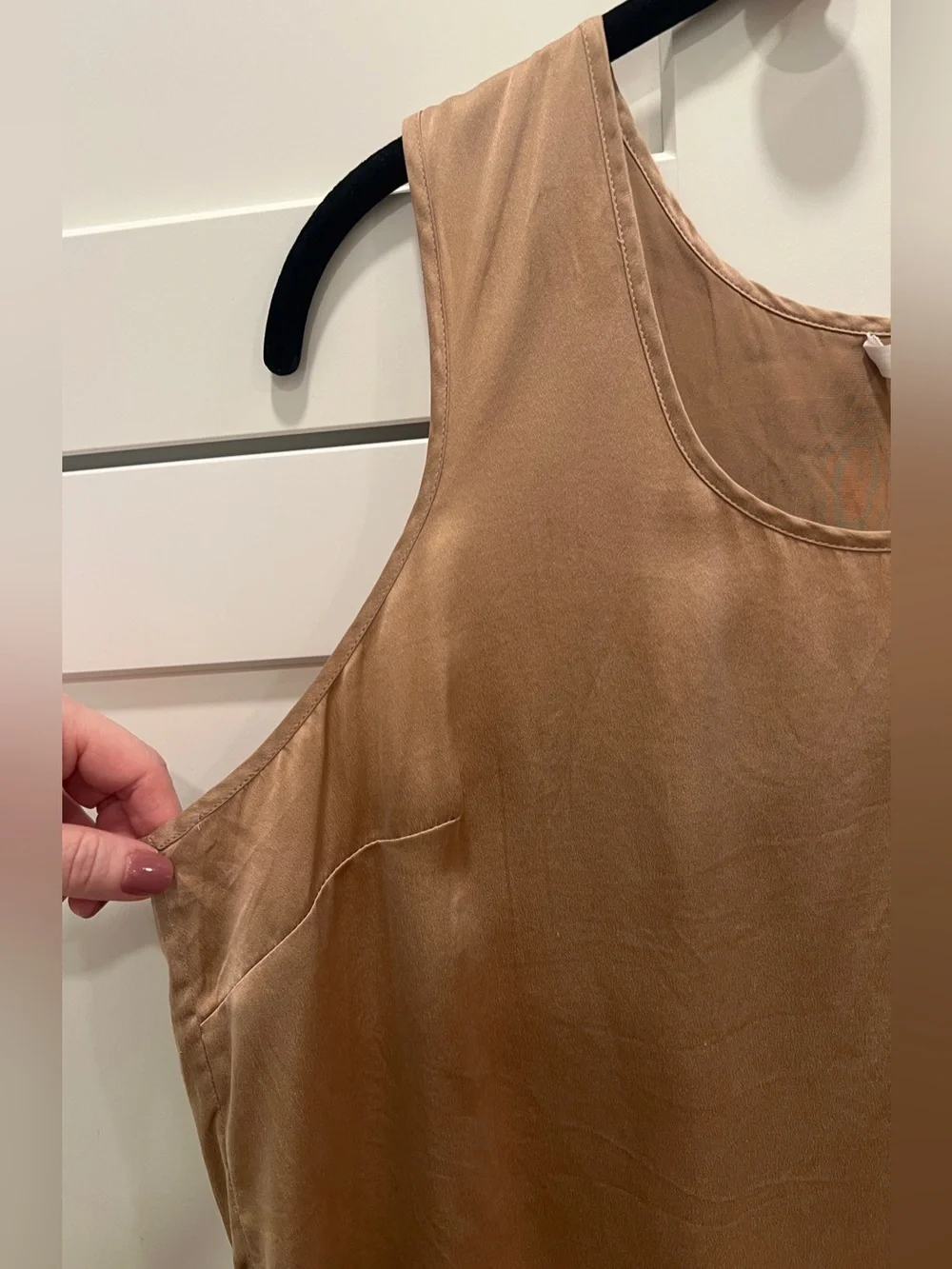 LUNYA WASHABLE SILK TULIP BACK SET, OTIUM TAN.